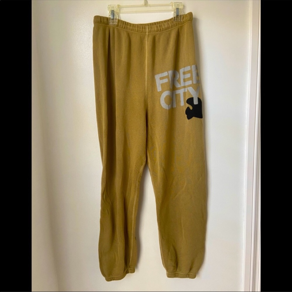 🔥Free City Sweatpants 🔥
